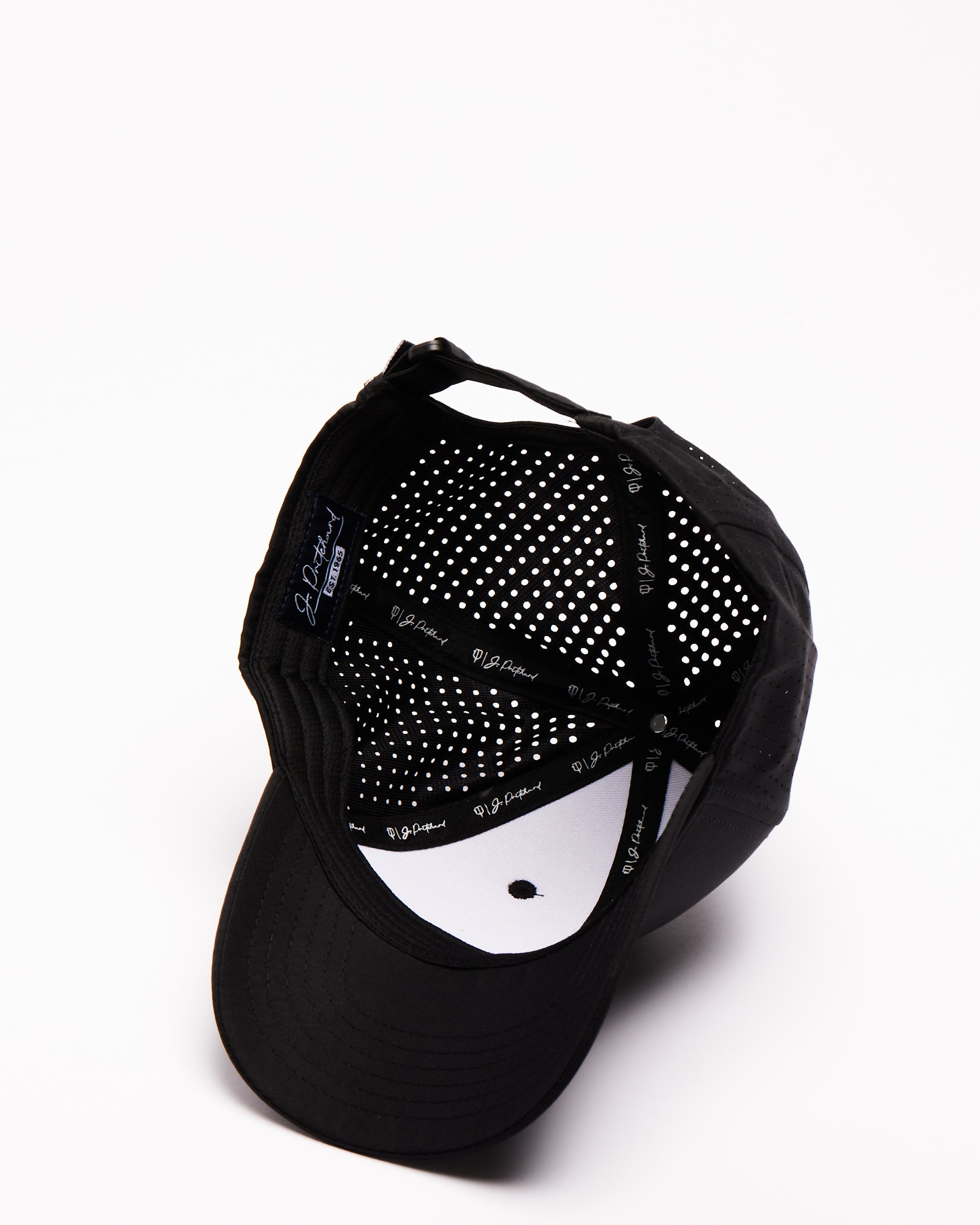 PERFORMANCE HAT - THE COURTSIDE