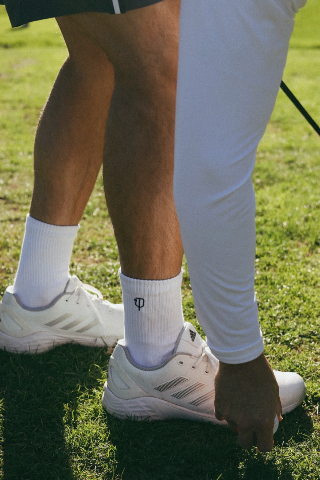 WHITE / NAVY
